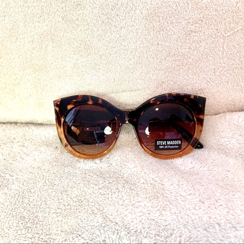 Steve Madden sun glasses